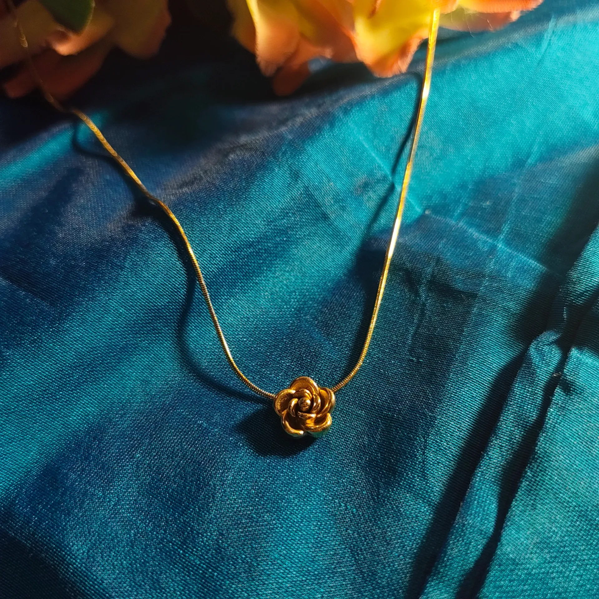 [PNG031] Golden Rose Bud