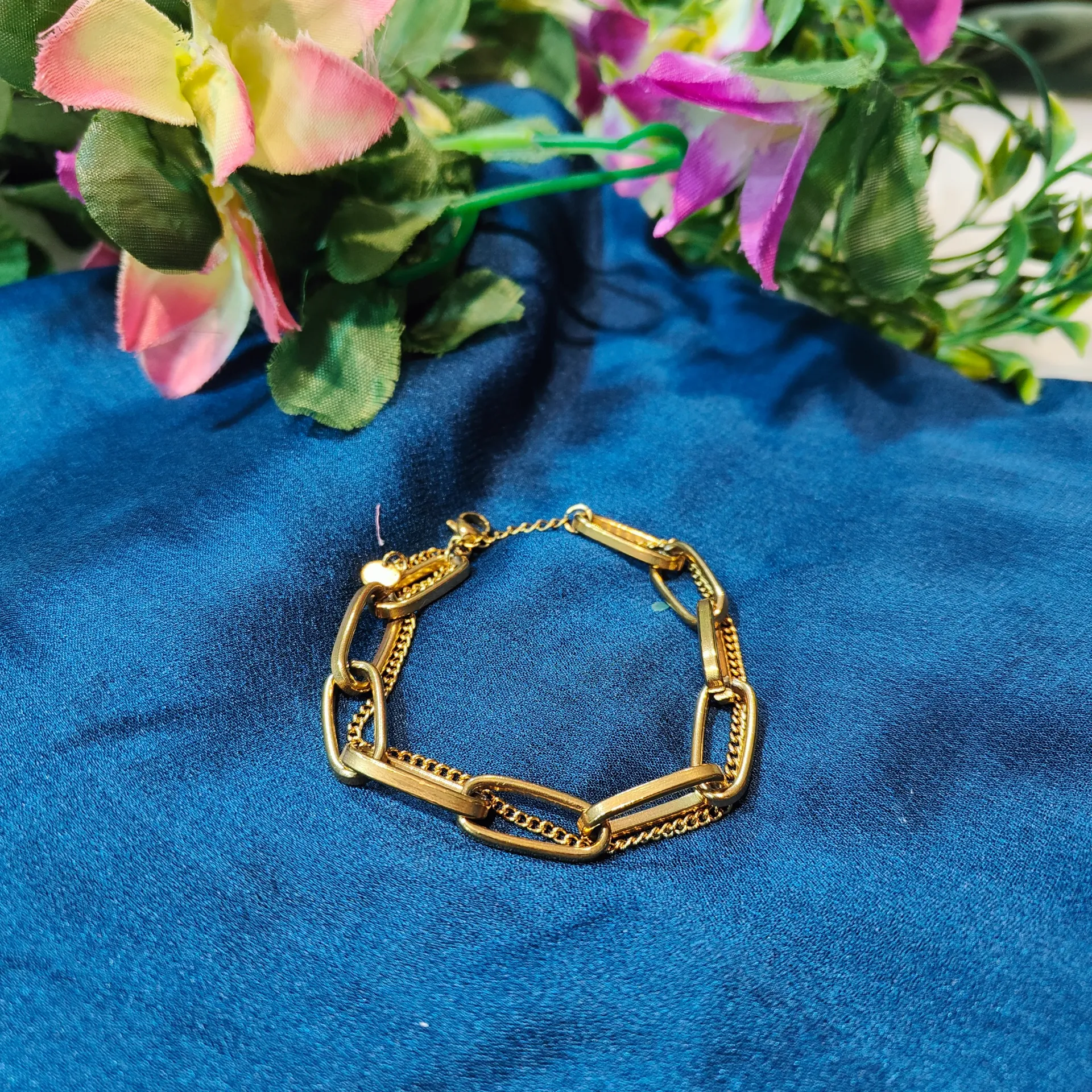 [PCB009] Golden Link Bracelet