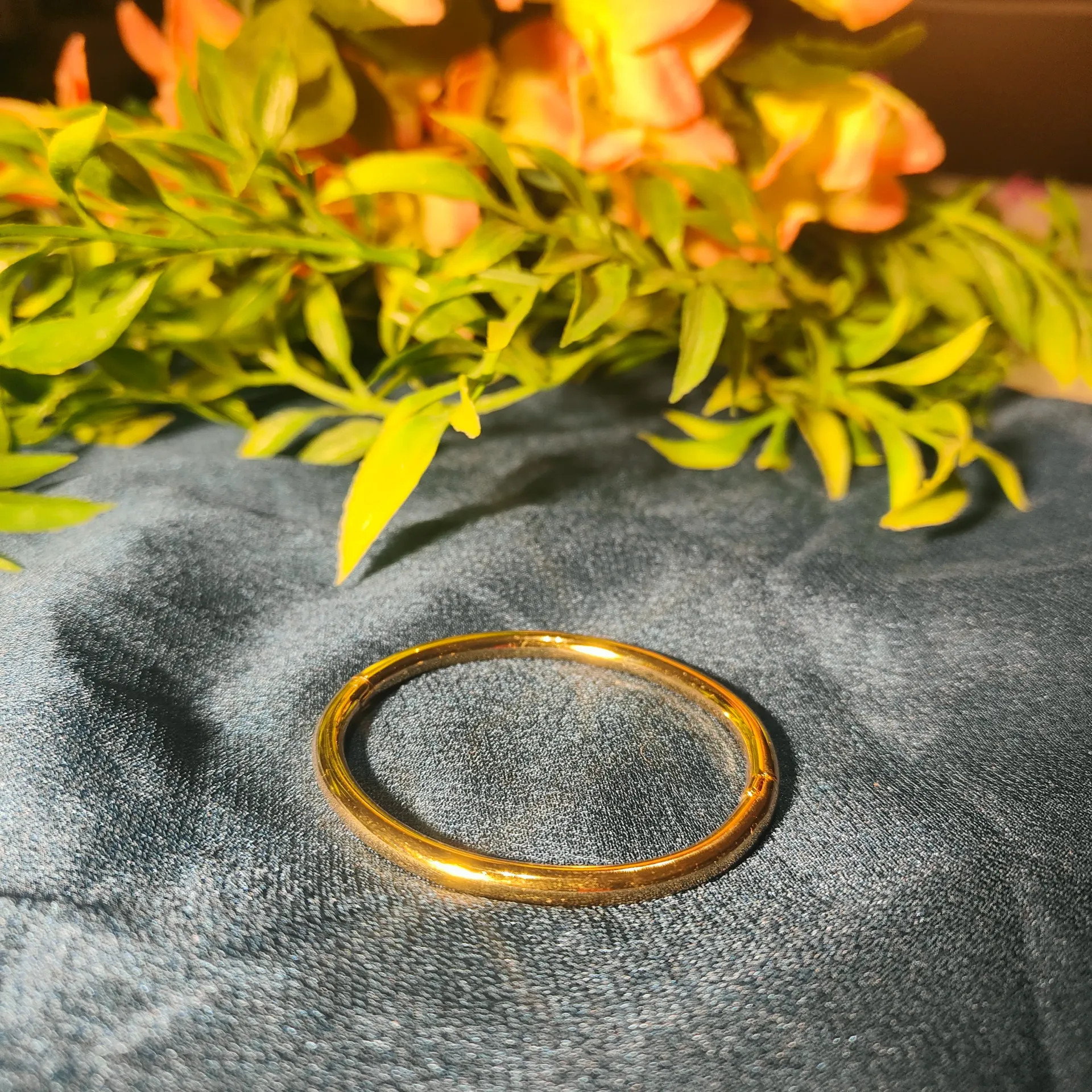 [PBG028] Golden High-Polished Bangle (Small Size)
