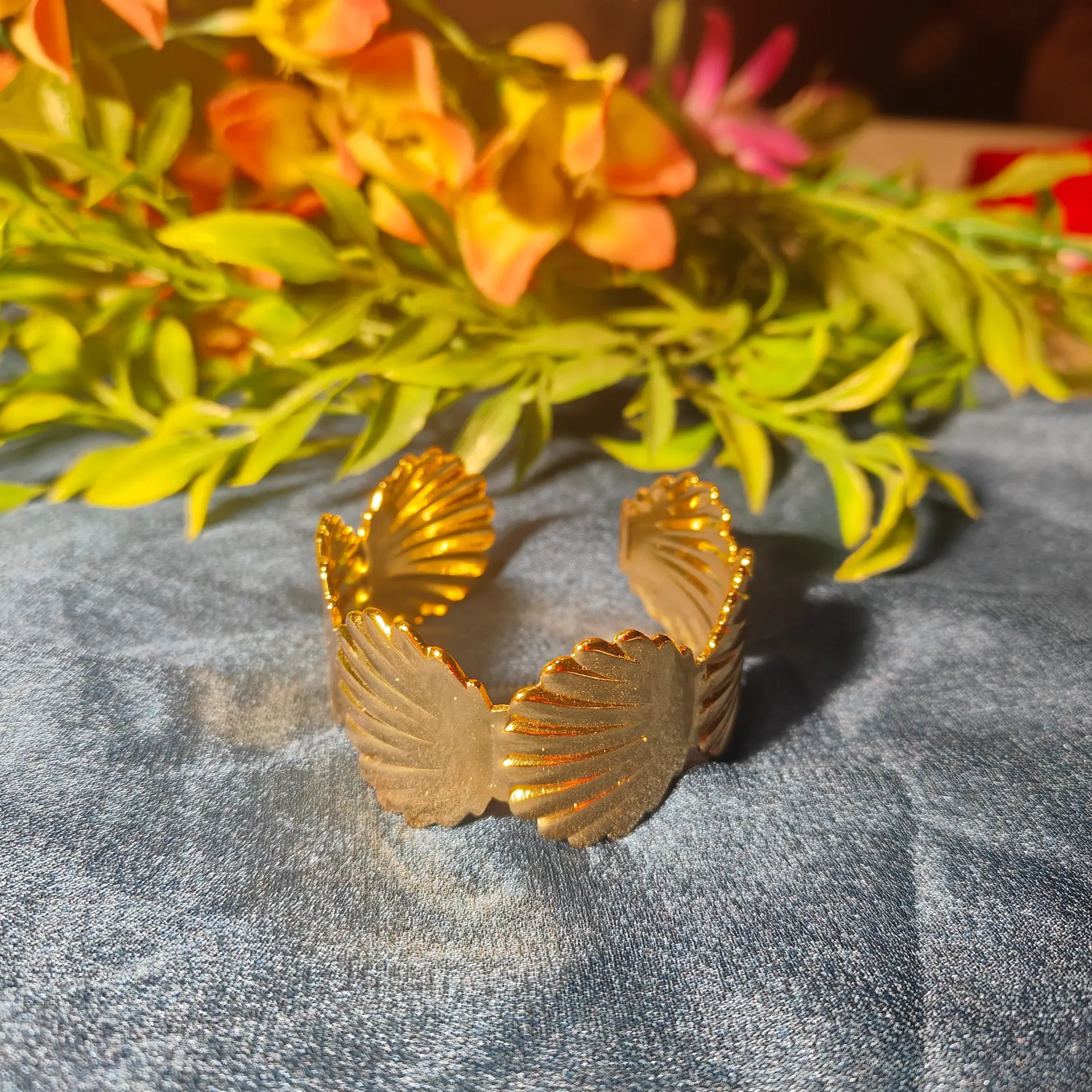 [PBG032] Golden Shell Cuff