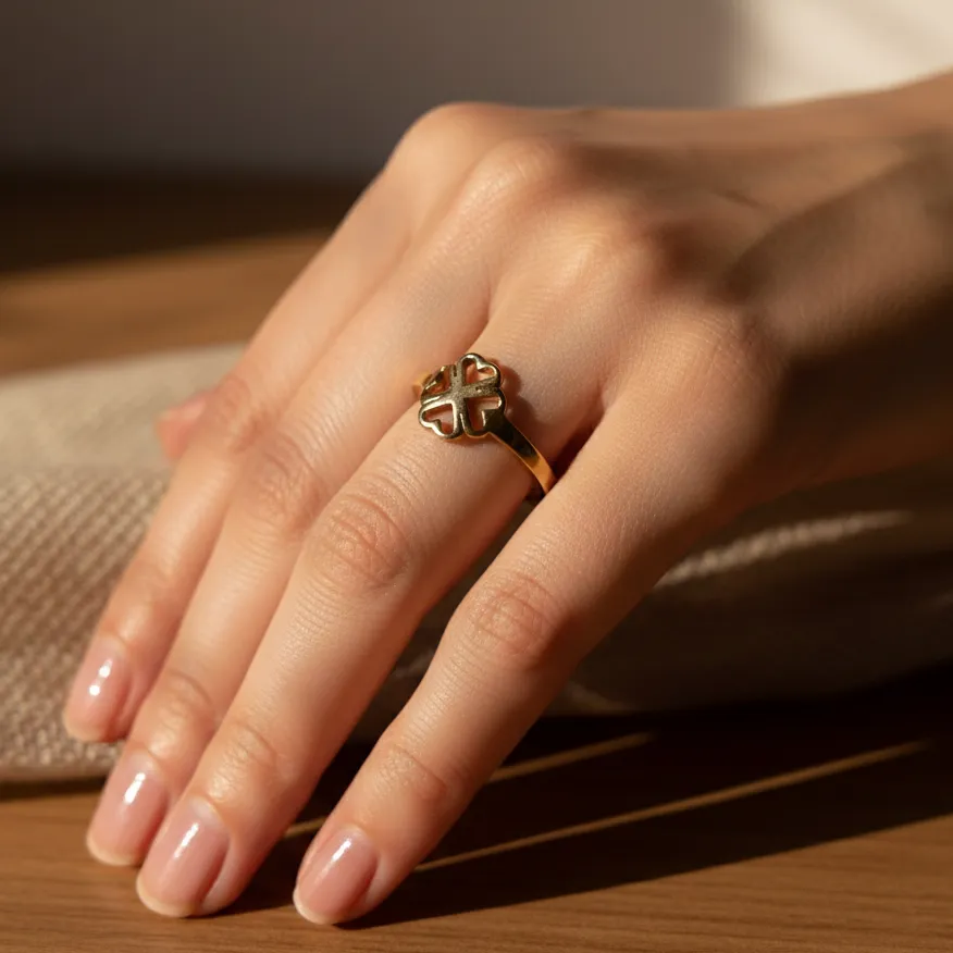 [PRG053] Golden Four-Leaf Clover Heart Ring
