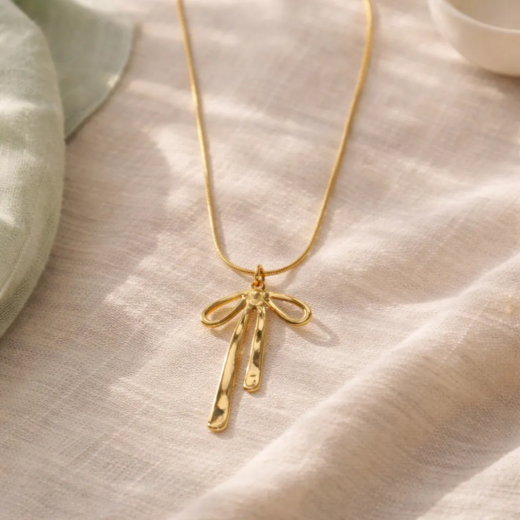 [PNG081] The Bella Bow Pendant