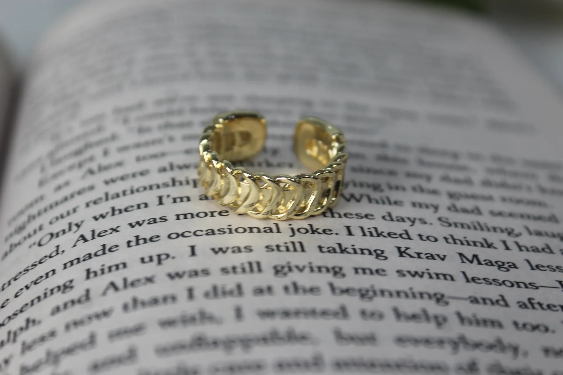 The Royal Interlocked Statement Ring