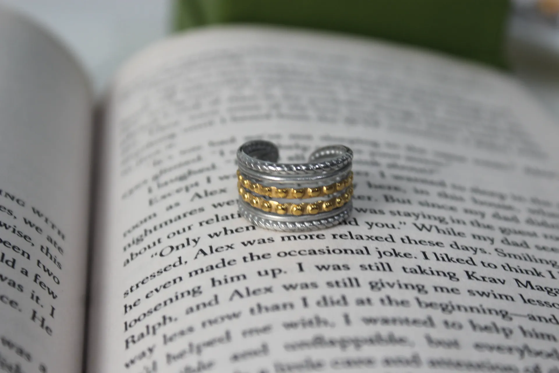 The Luxe Mixed-Metal Stack Ring