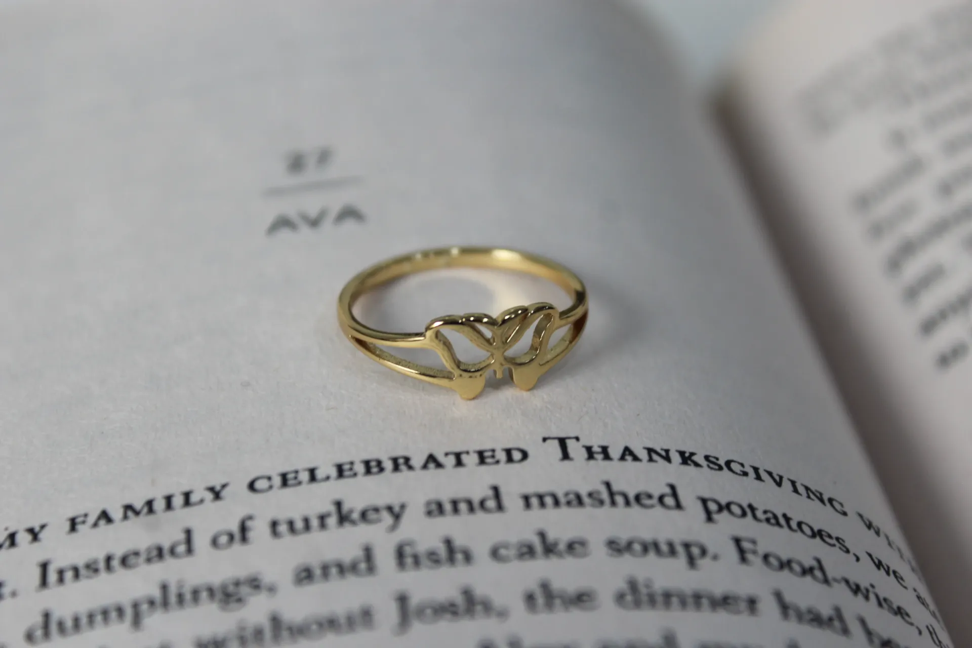 The Royal Meadow Wing Ring