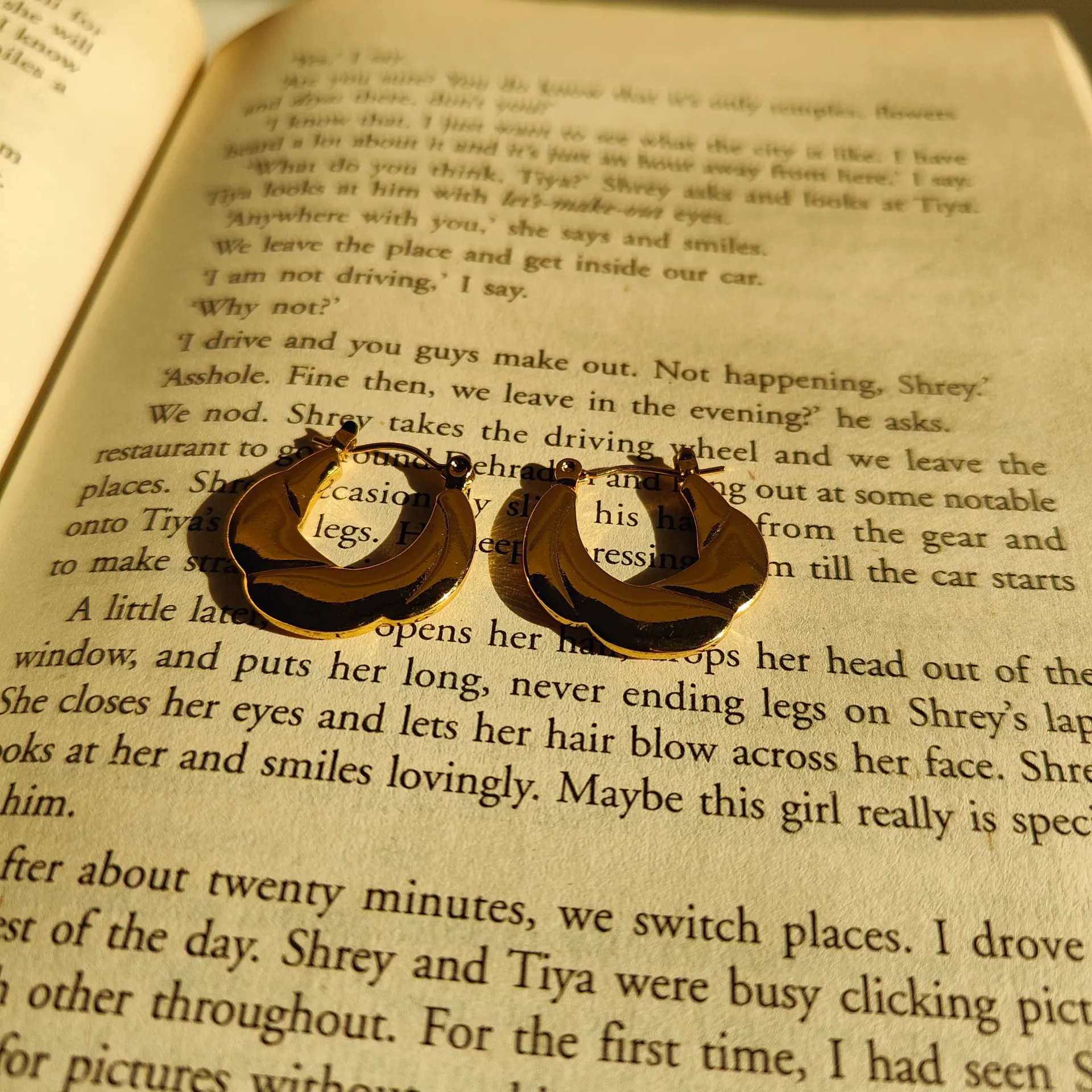 Golden Scallop Hoops